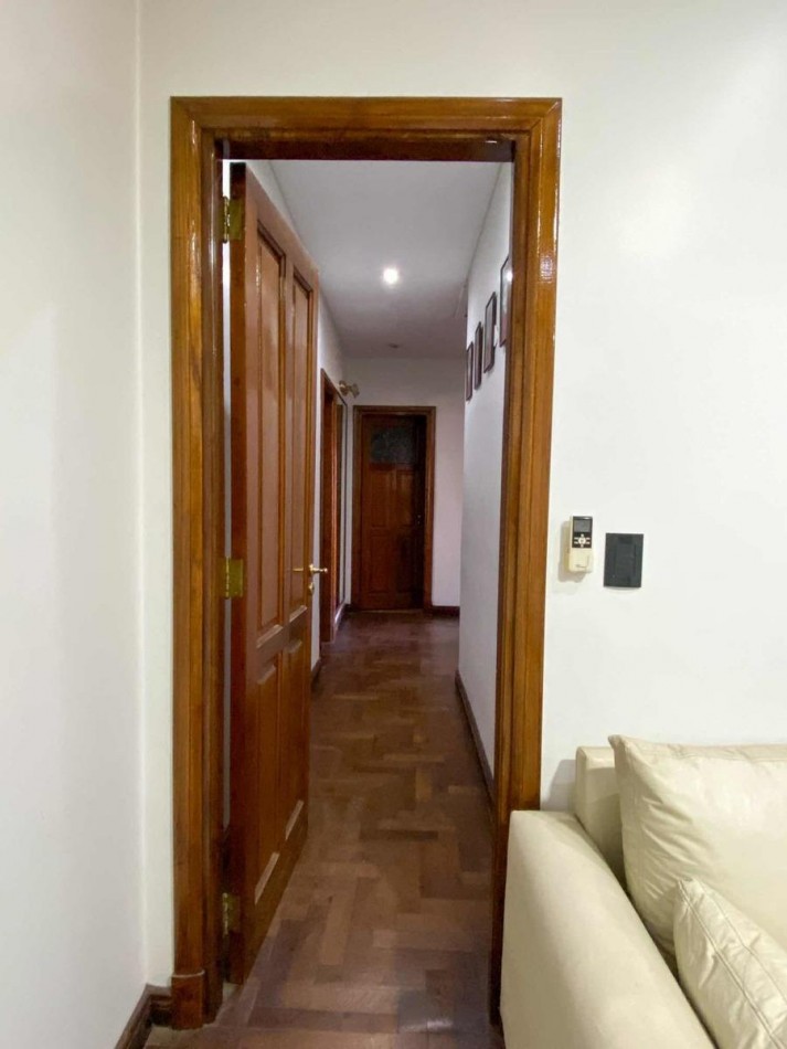 Departamento Tipo Casa| Adrogue| Venta por Viaje Urgente| 6 Amb