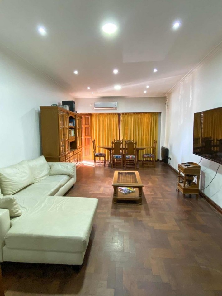 Departamento Tipo Casa| Adrogue| Venta por Viaje Urgente| 6 Amb