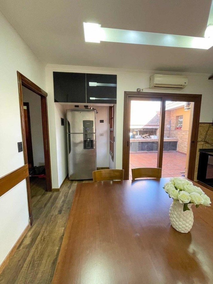 Departamento Tipo Casa| Adrogue| Venta por Viaje Urgente| 6 Amb