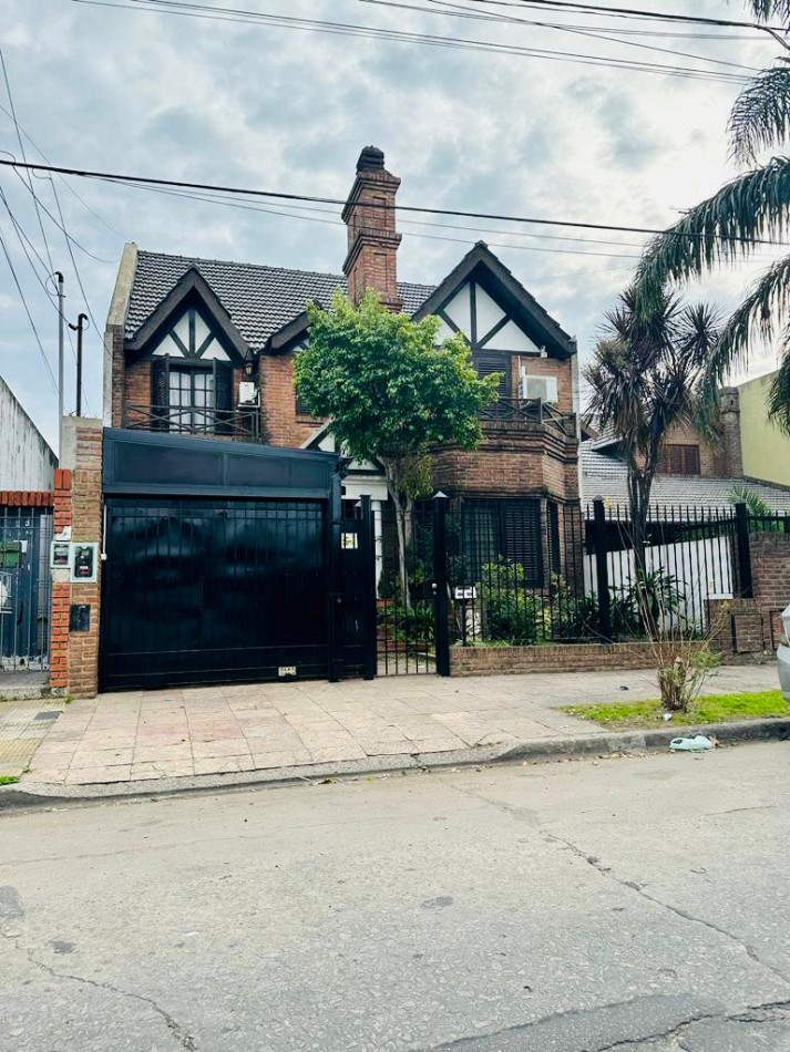 Foto Casa en Venta en Moron, Buenos Aires - U$D 370.000 - pix93585919 - BienesOnLine
