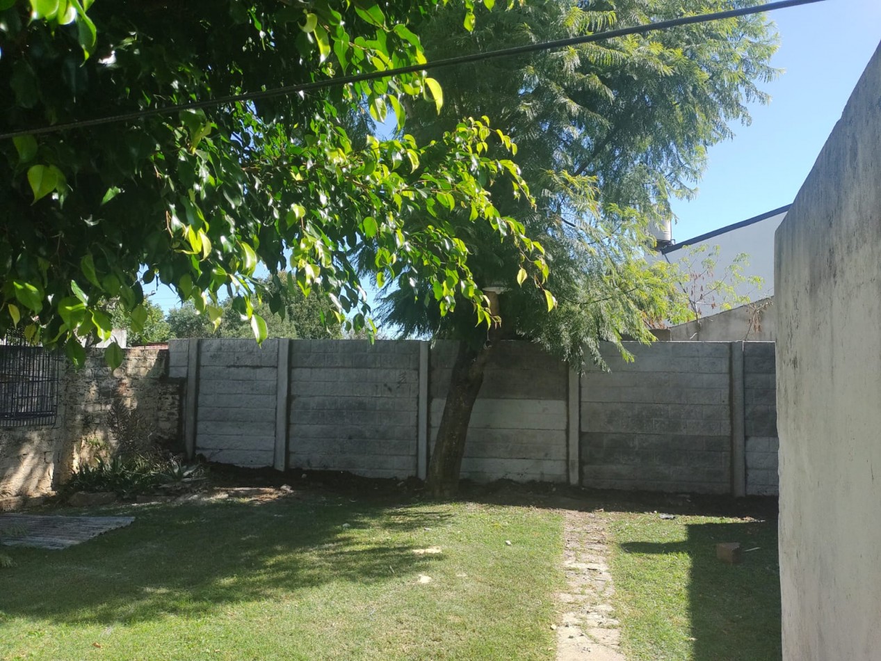 Hermosa casa 4 ambientes con terraza, pileta y jardin