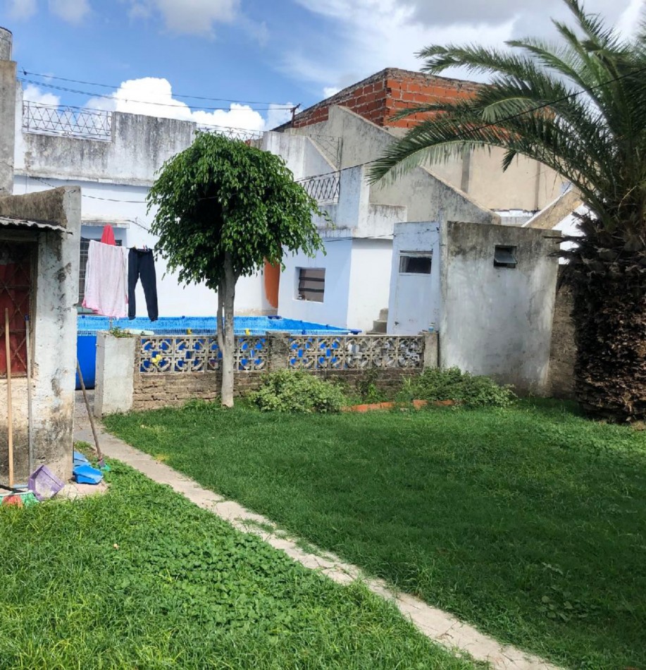 Hermosa casa 4 ambientes con terraza, pileta y jardin