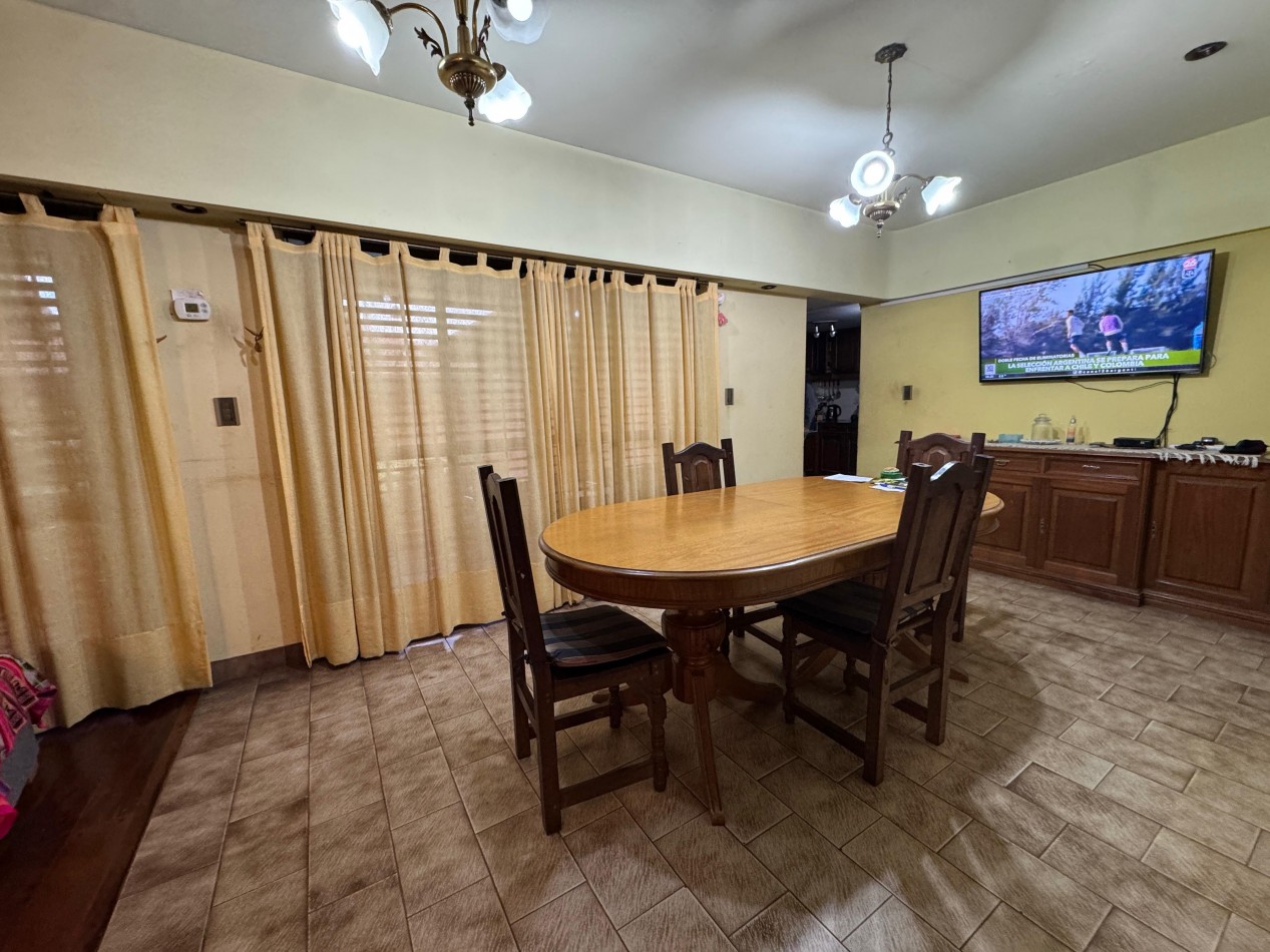 Gran Chalet 5 ambientes con jardin y pileta