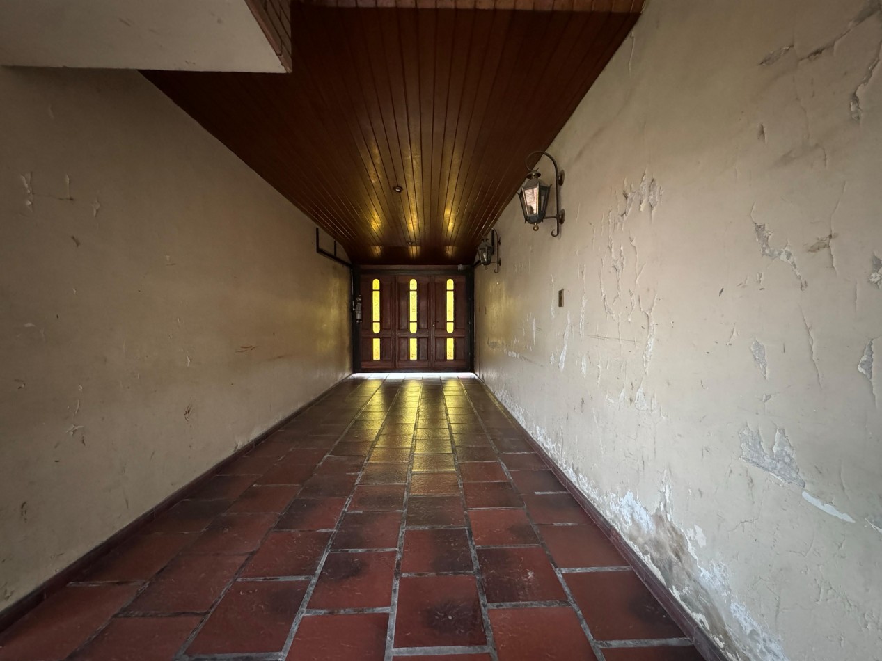 Gran Chalet 5 ambientes con jardin y pileta