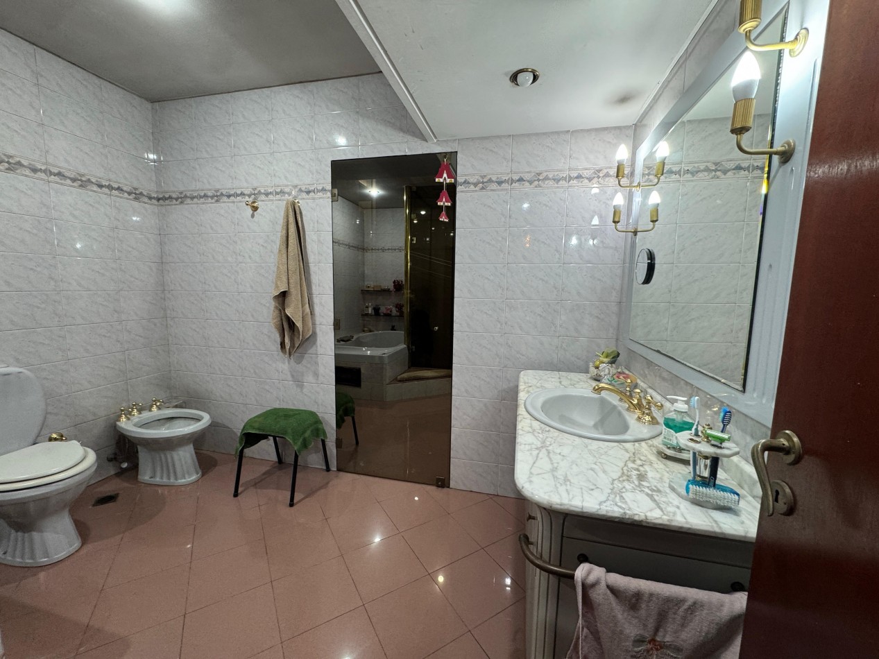 Gran Chalet 5 ambientes con jardin y pileta