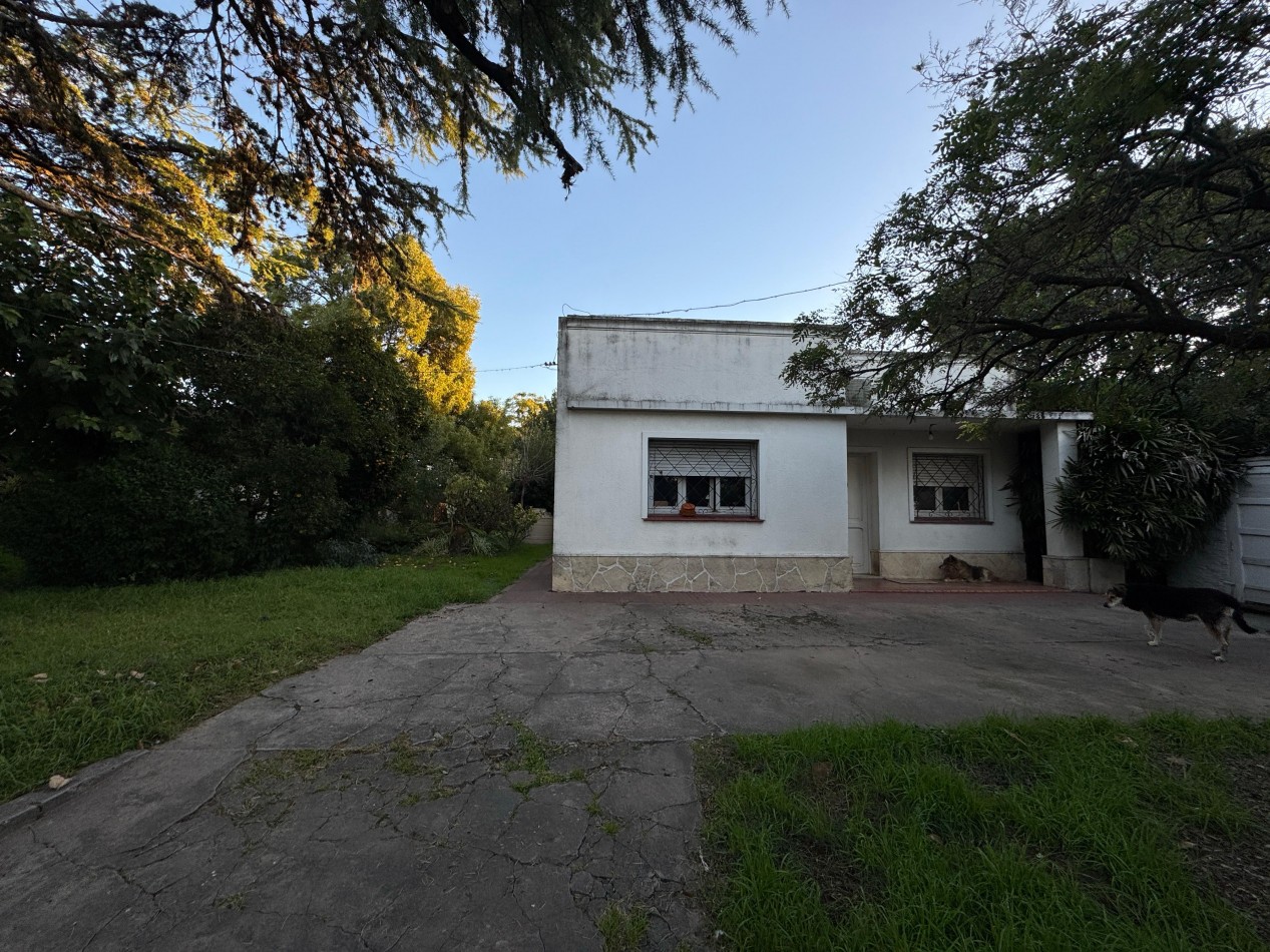 Gran lote con casa 4 ambientes