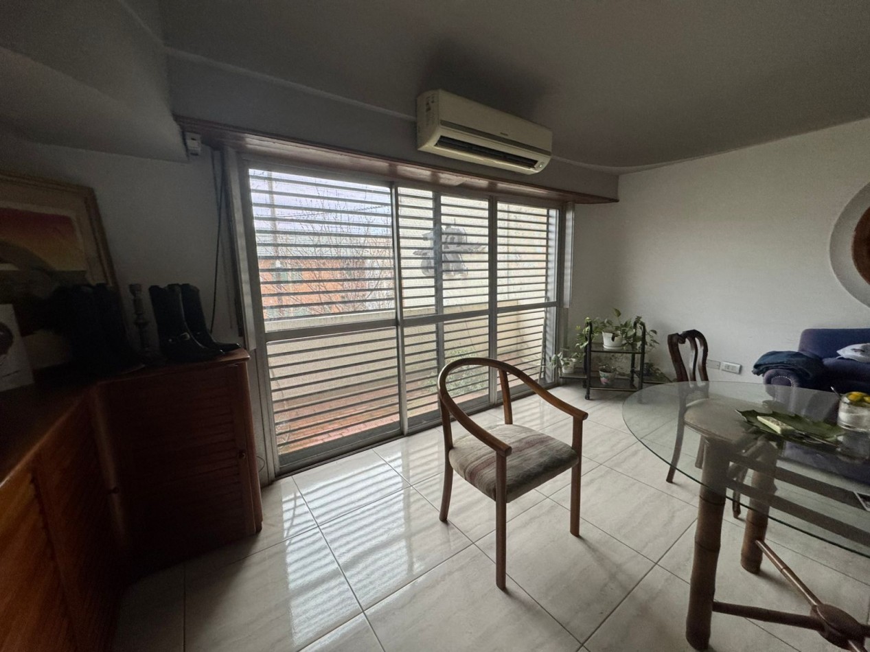 Galpon de 2 plantas con fuerza motriz, oficina y local comercial- Buena ubicacion