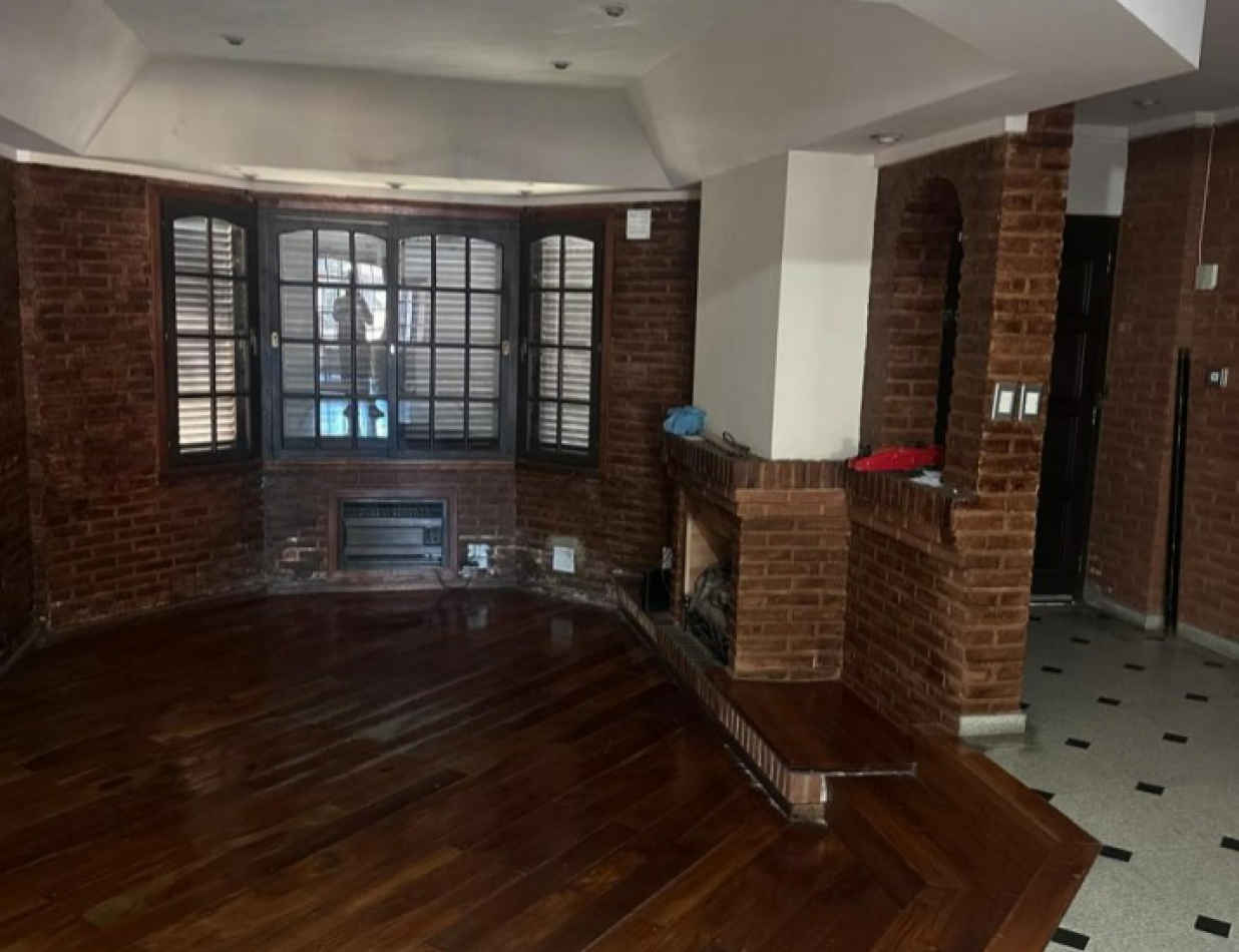 Excelente Oportunidad! Casa 4 Ambientes con Quincho y Piscina