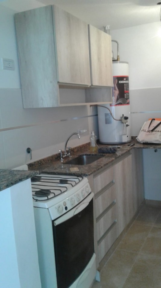 Casa al fondo 4 ambientes con pileta y quincho