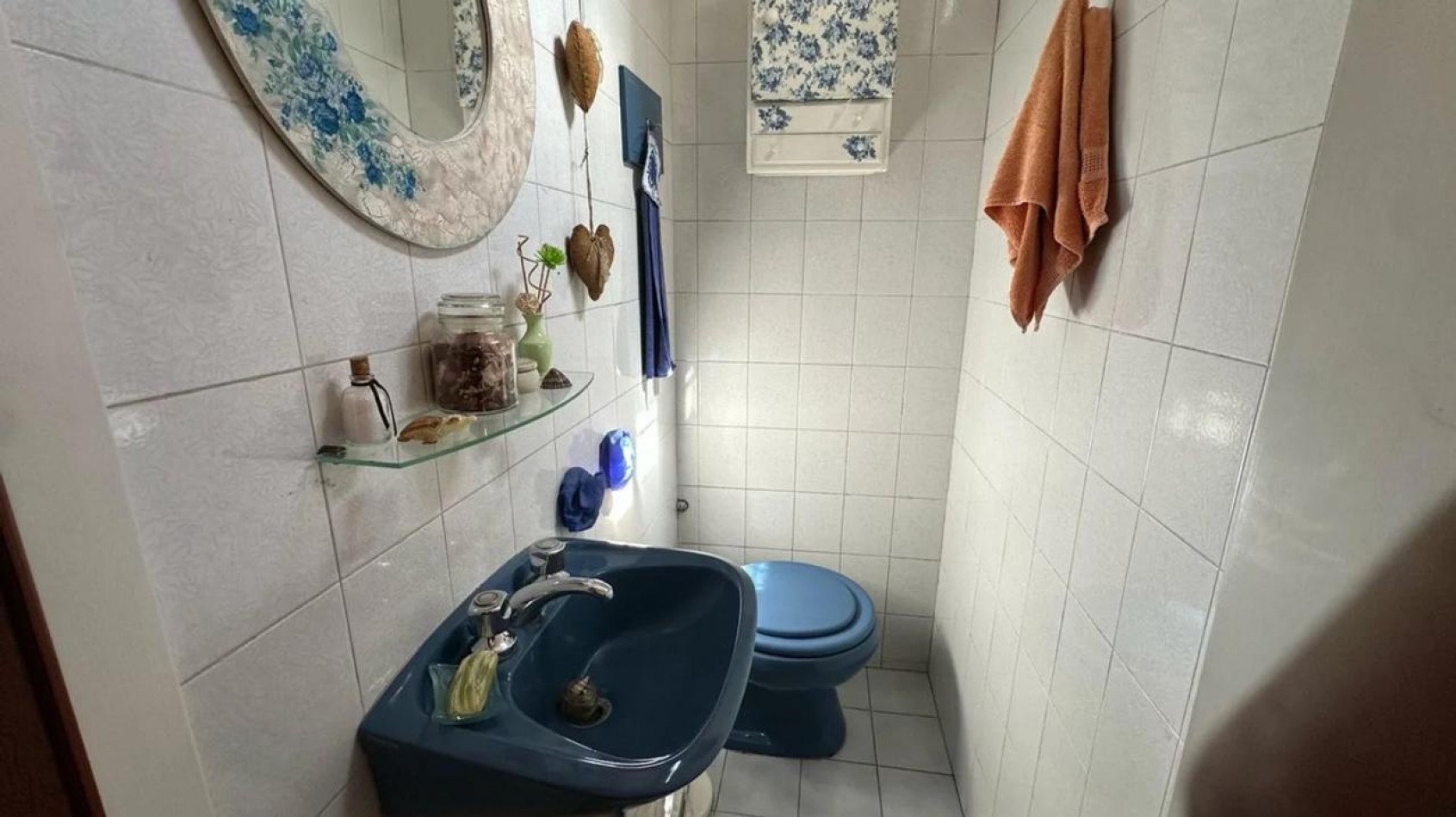 Casa en esquina con patio y cochera