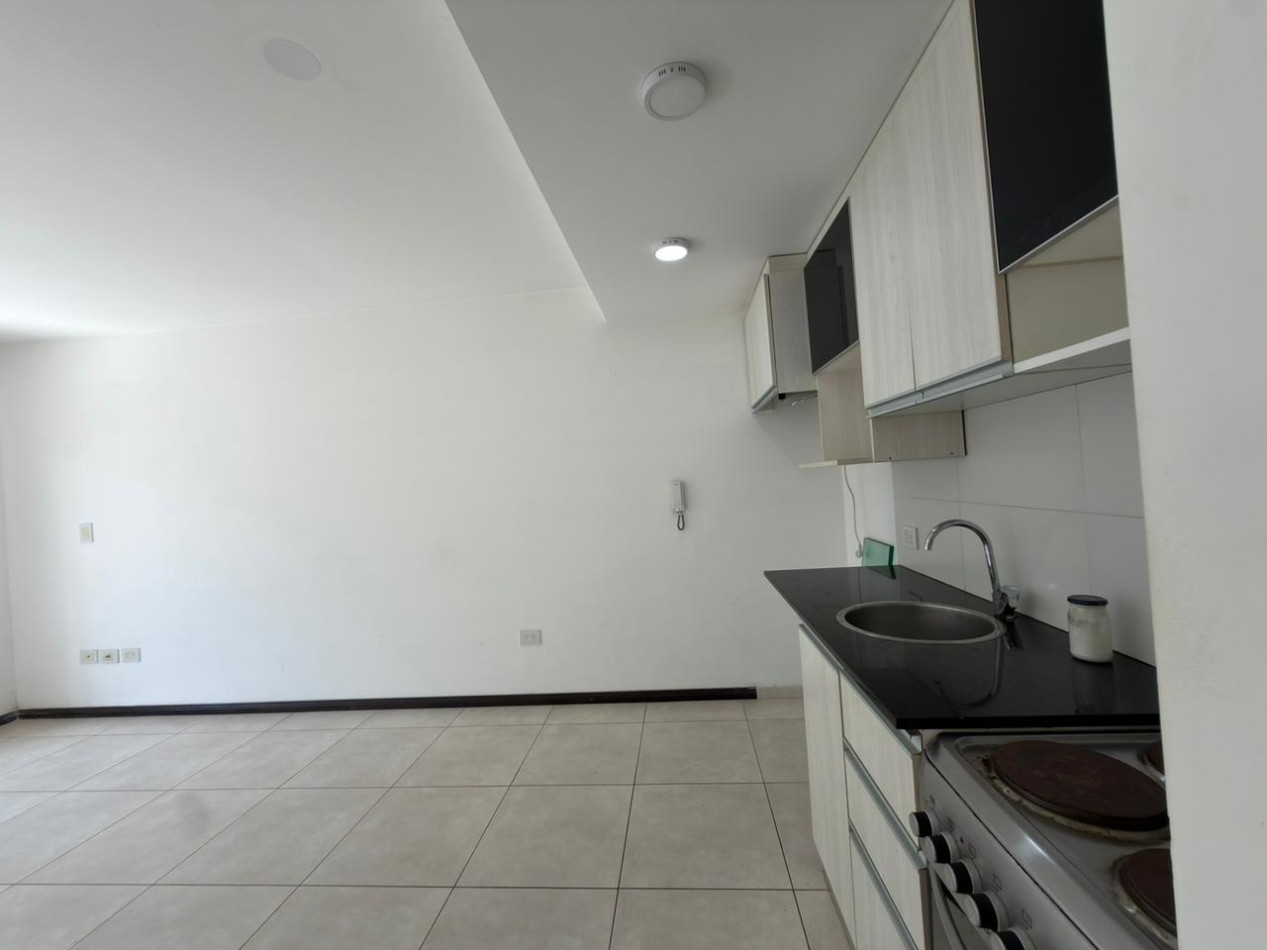 Departamento 2 ambientes con balcon, terraza y cochera