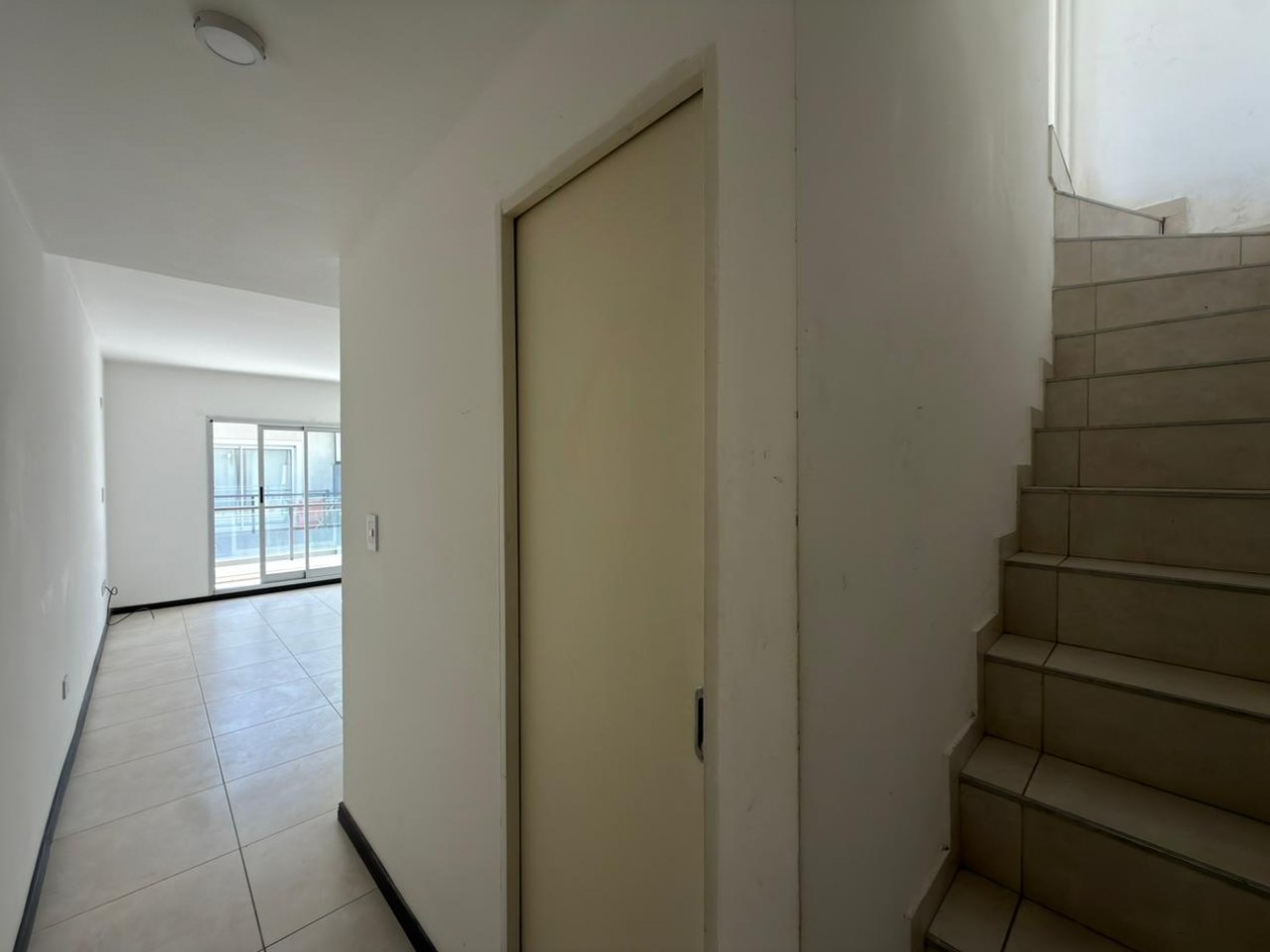 Departamento 2 ambientes con balcon, terraza y cochera