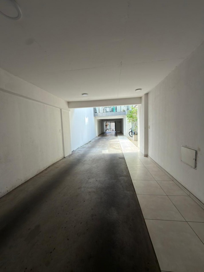 Departamento 2 ambientes con balcon, terraza y cochera