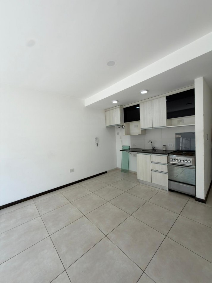 Departamento 2 ambientes con balcon, terraza y cochera