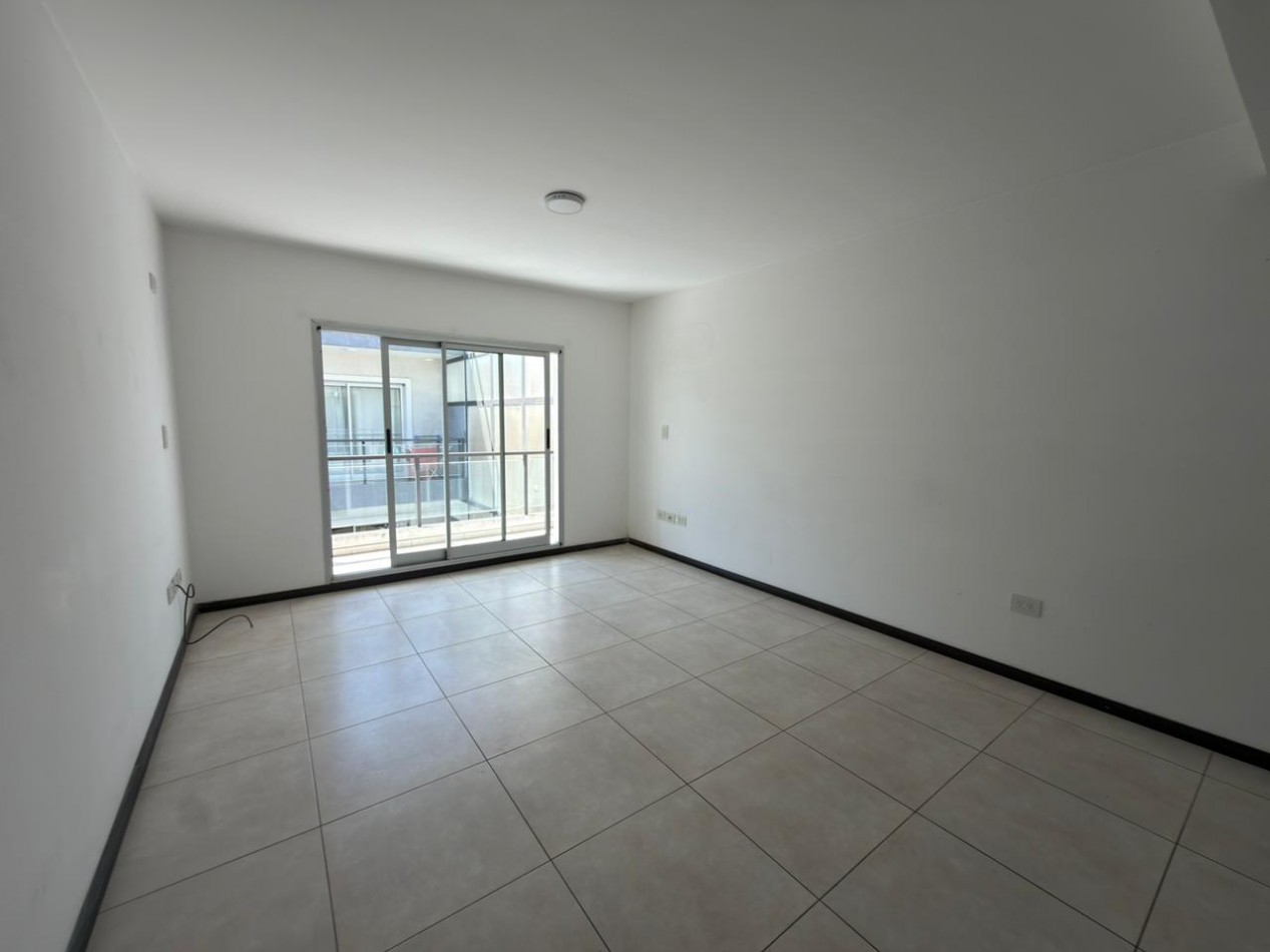 Departamento 2 ambientes con balcon, terraza y cochera