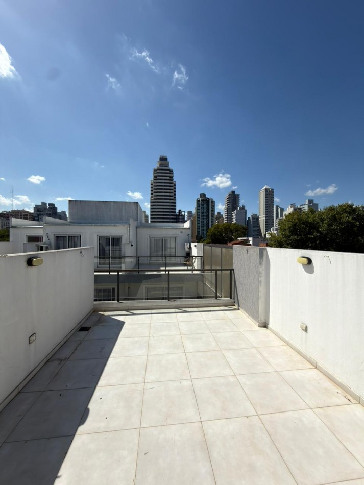 Departamento 2 ambientes con balcon, terraza y cochera