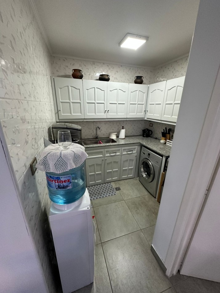 Casa 4 ambientes con deposito al frente