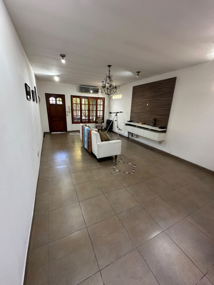 Casa en venta de 5 ambientes R. de Escalada