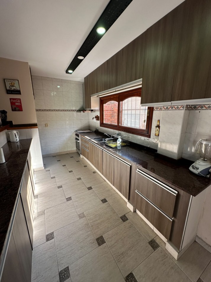 Casa en venta de 5 ambientes R. de Escalada