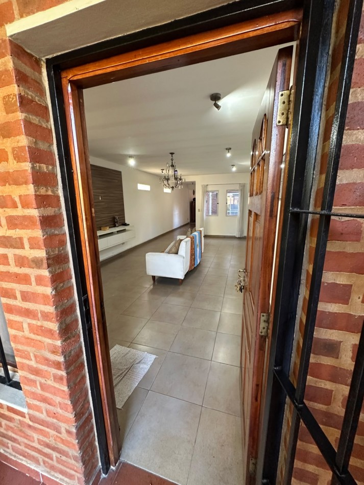 Casa en venta de 5 ambientes R. de Escalada
