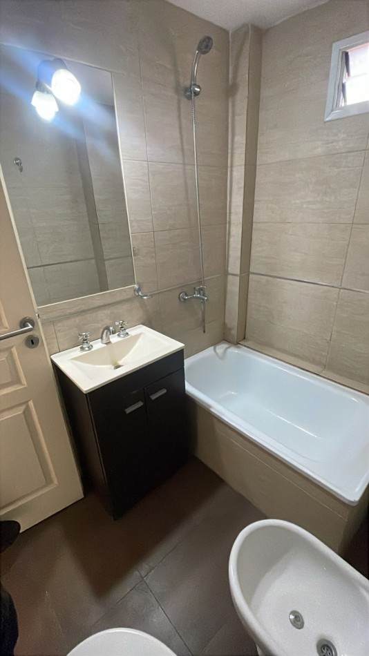 Departamento 2 ambientes en 2do piso - Excelente ubicacion 
