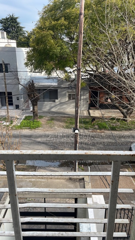 Departamento 2 ambientes en 2do piso - Excelente ubicacion 