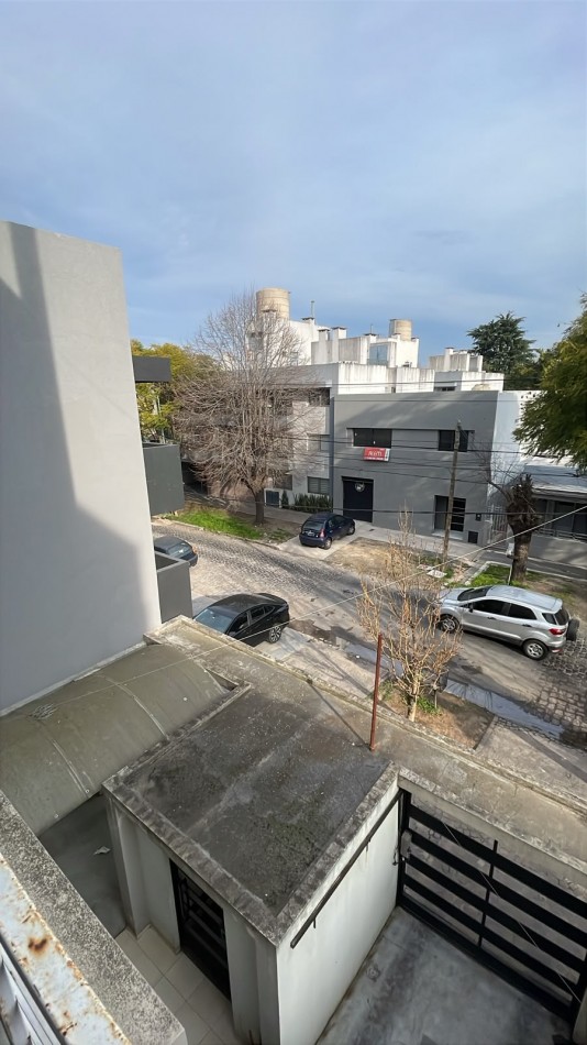 Departamento 2 ambientes en 2do piso - Excelente ubicacion 