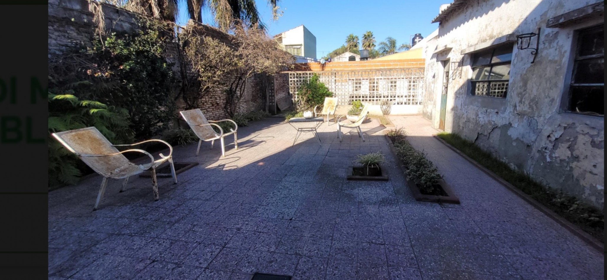 Casa de 3 ambientes con fondo 