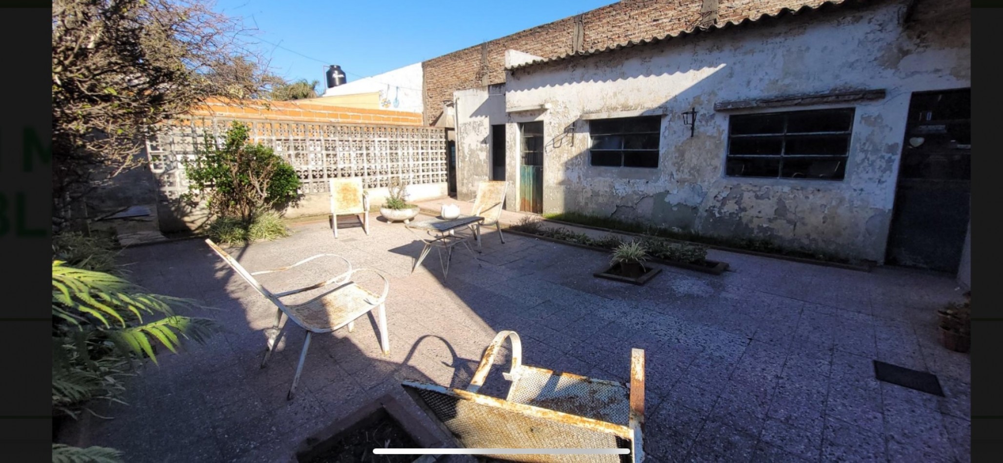 Casa de 3 ambientes con fondo 