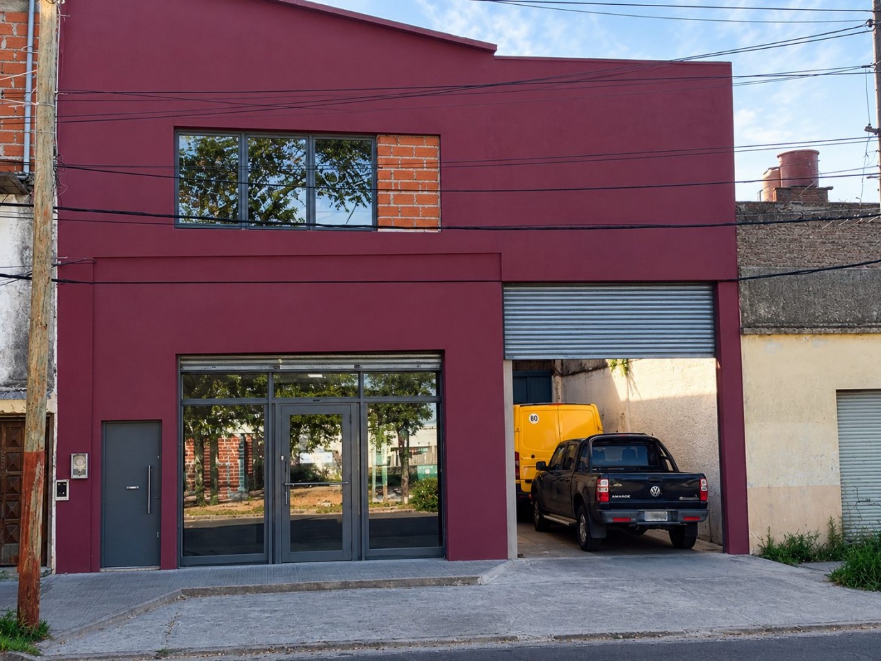 Galpon con local, oficina y potencial vivienda.