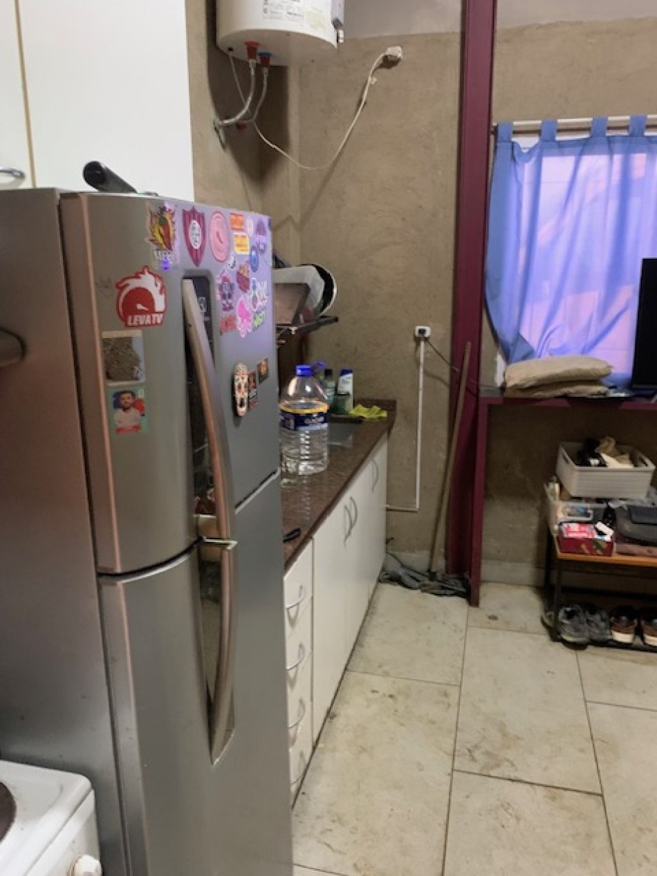 Galpon con local, oficina y potencial vivienda.