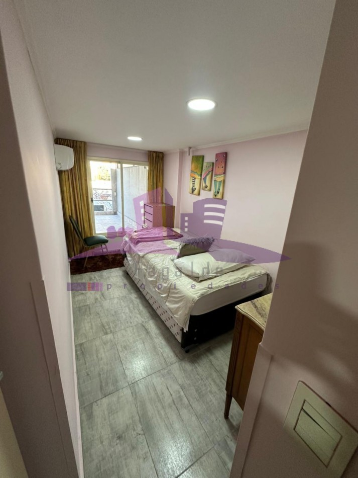 Casa 4 ambientes con deposito al frente