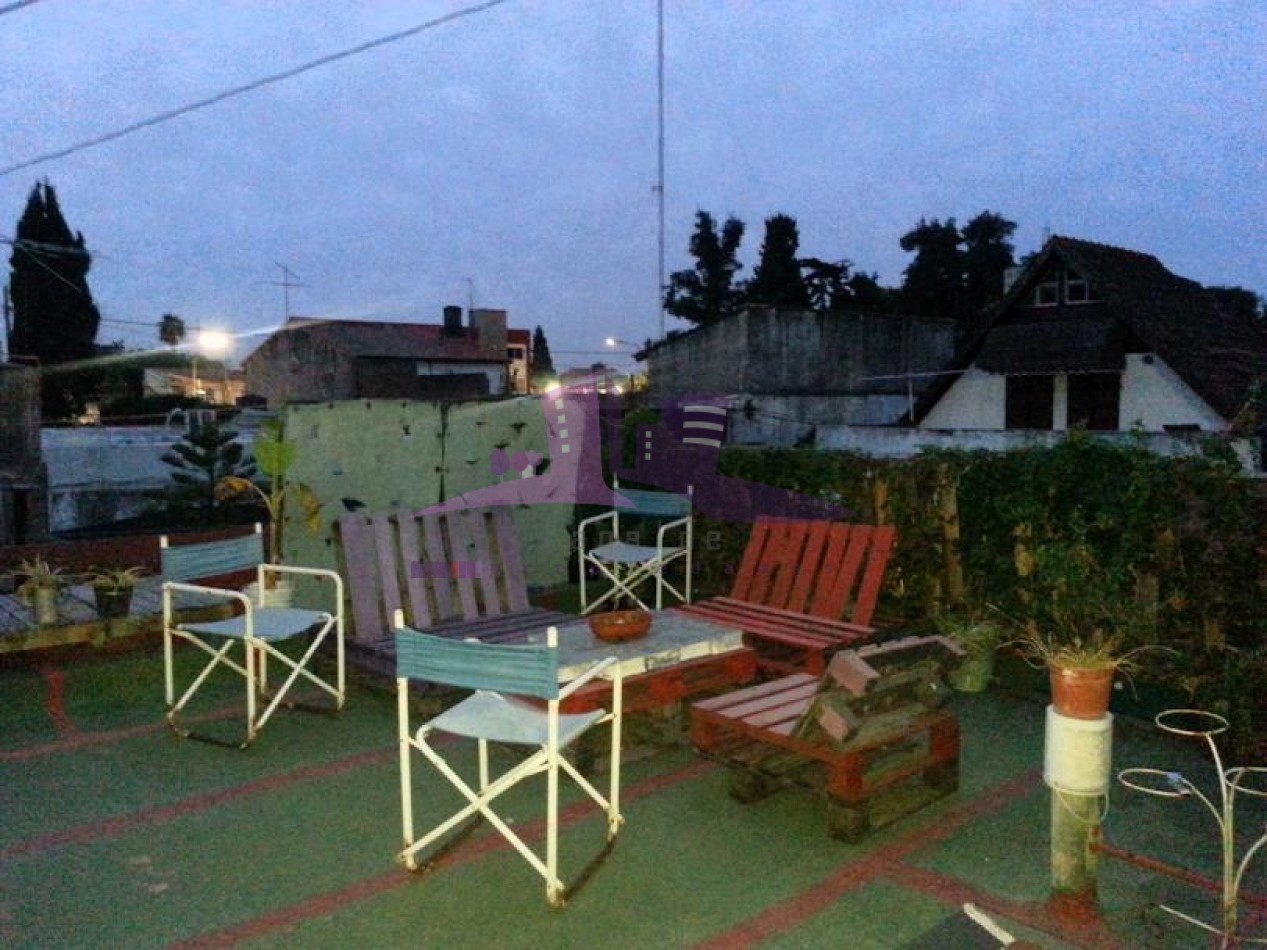 Casa 4 Ambientes con Doble Cochera Cubierta