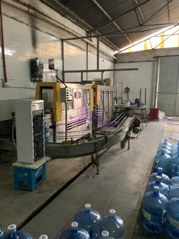 Galpon de 270 mts2 cubiertos en Lanus Oeste