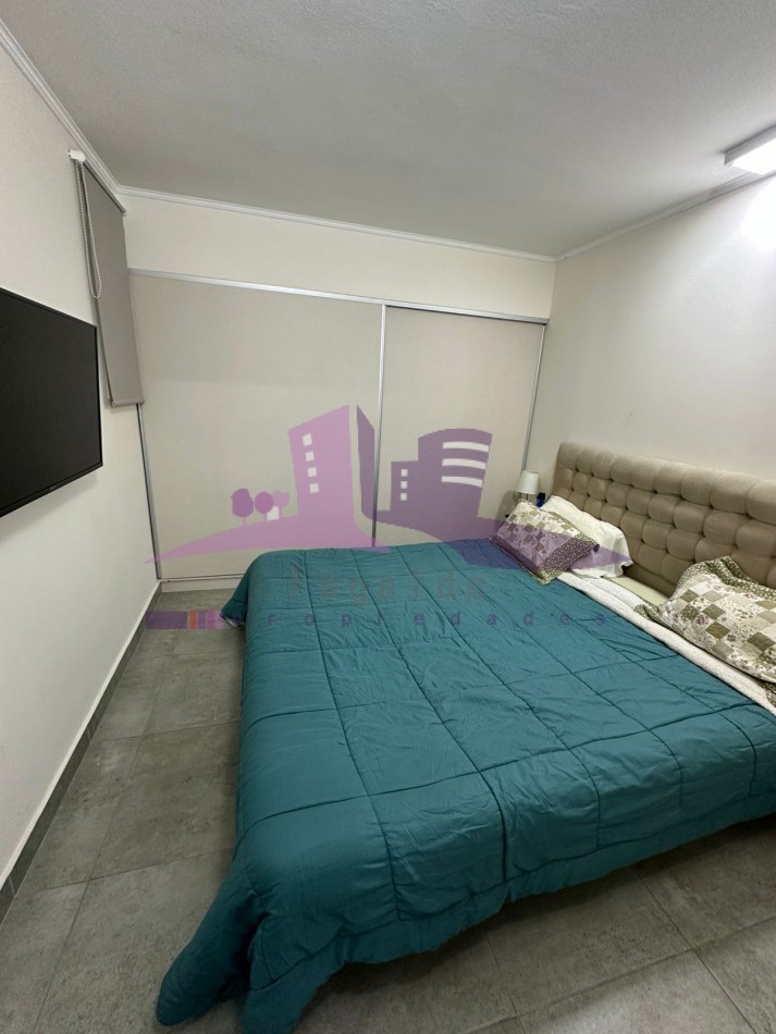 Casa 4 ambientes con deposito al frente