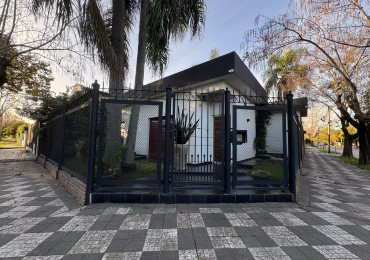 Chalet 3 ambientes con jardin, cochera y parrilla!