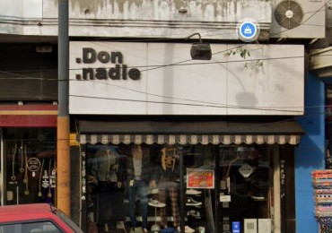 Local comercial con departamento al fondo