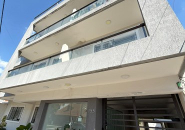 Departamento 2 ambientes con balcon, terraza y cochera