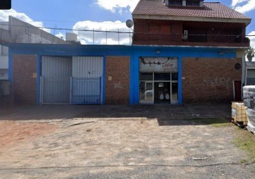 Deposito 1200 m² Multiples Destinos!- Con vivienda